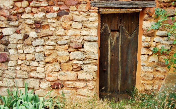 M-shaped door in Roussillon